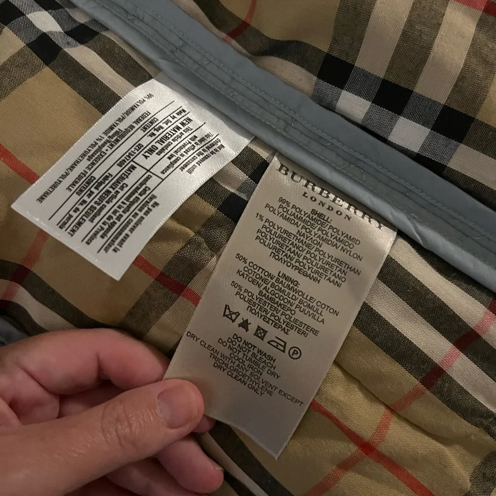 Burberry rain jacket - Picture 6 of 12